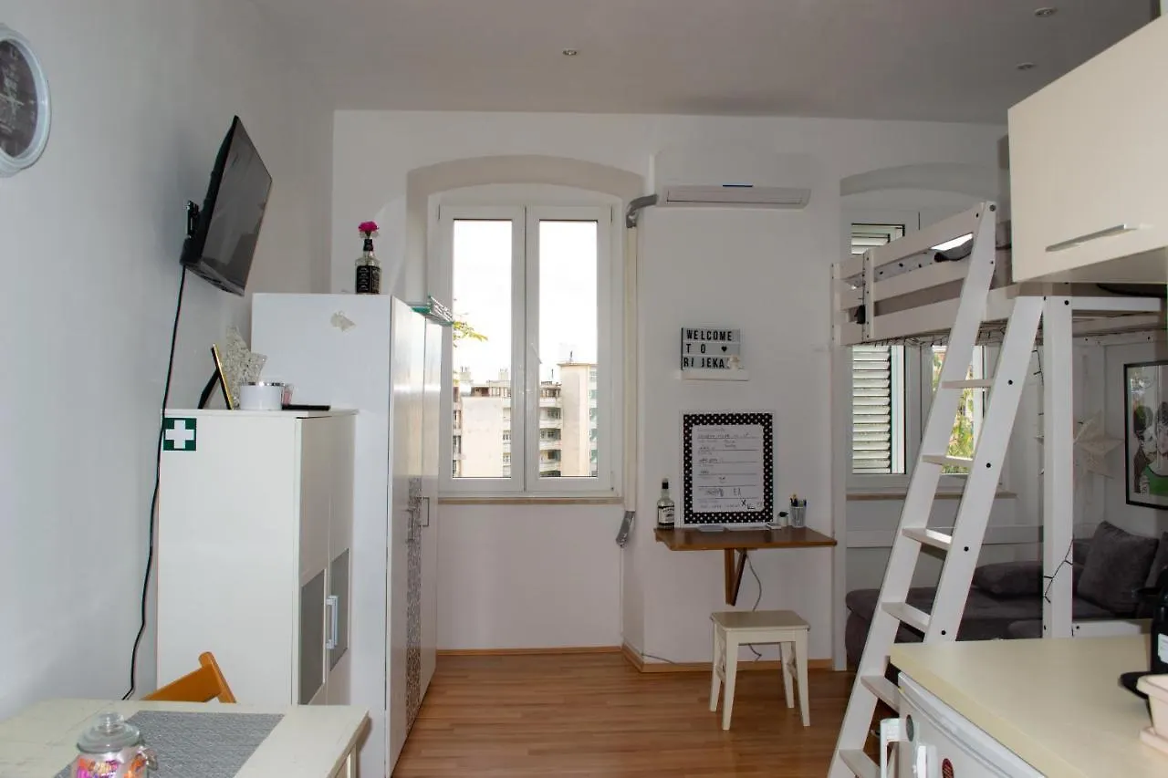 Studio Apartment Kontiki Rijeka