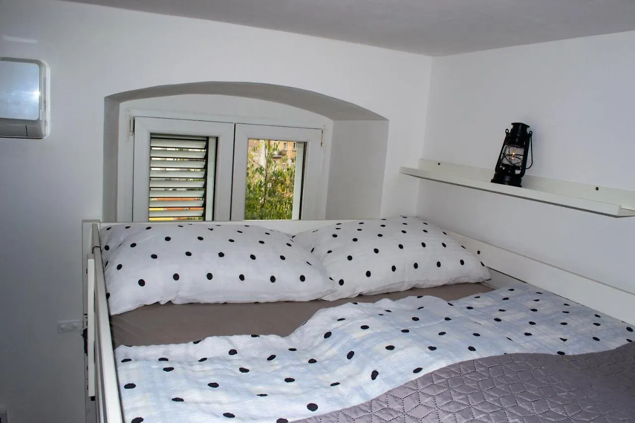 Studio Apartment Kontiki Rijeka 0*,  Croatia
