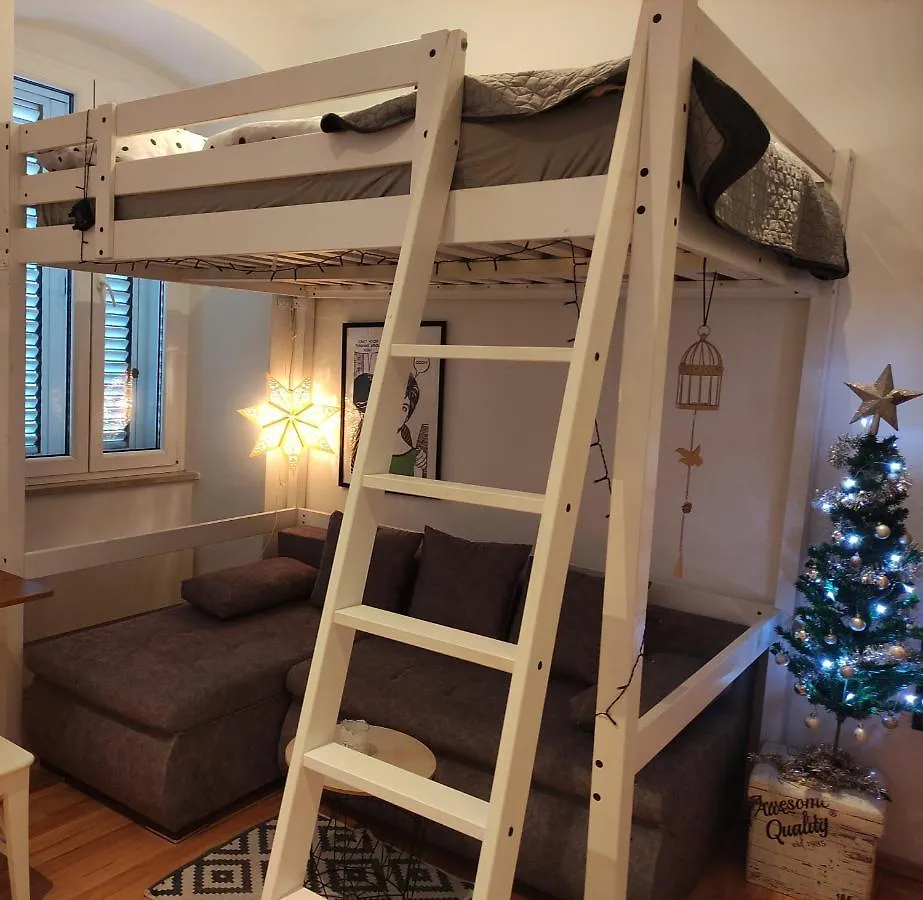 Studio Apartment Kontiki Rijeka Croatia